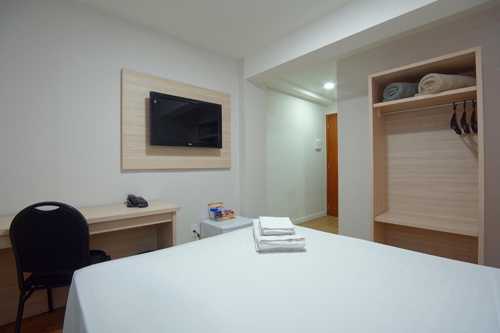 Fênix Hotel 3*